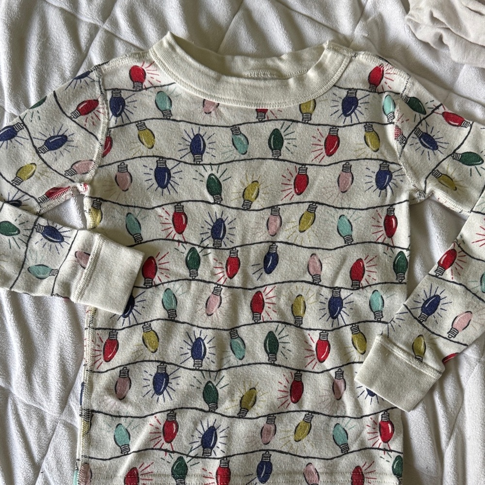 Hanna Andersson Cream Long Sleeve PJ Set with Colorful Bulbs